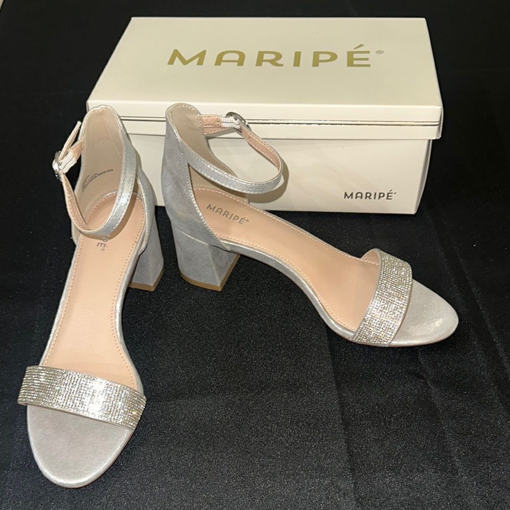 NIB Maripe Crystal Silver Heels with Ankle Strap and Block Heel Size 9